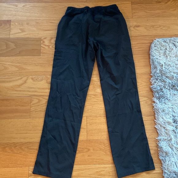 Black pants with lots of pockets - Picture 3 of 4